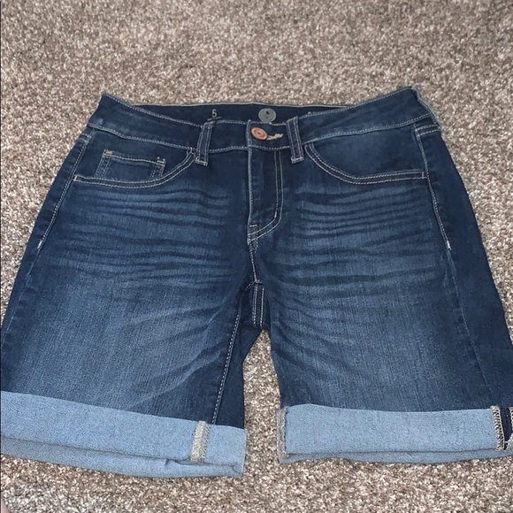 JEAN SHORTS! - Picture 1 of 2